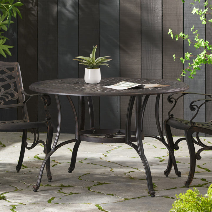 Pentridge Outdoor Dining Table