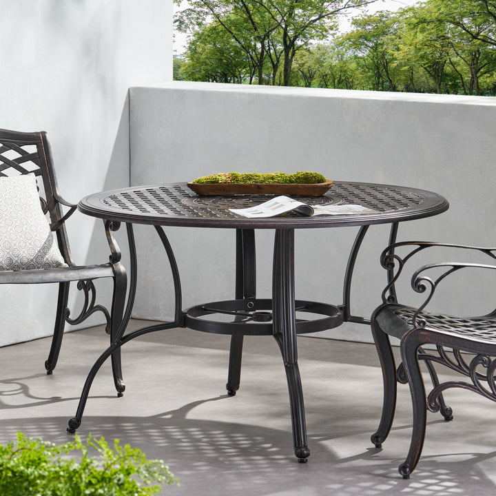 Pentridge Outdoor Dining Table