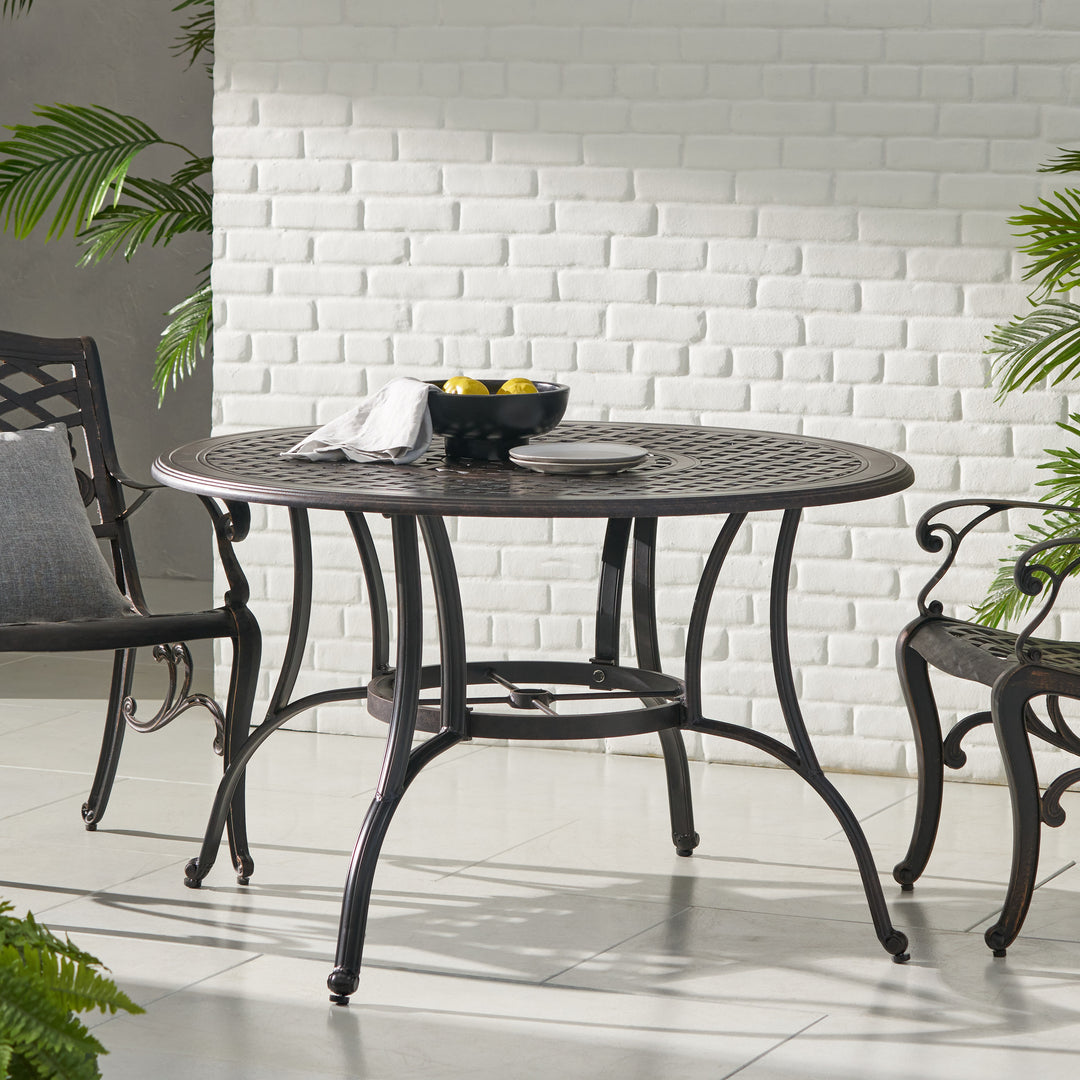 Pentridge Outdoor Dining Table